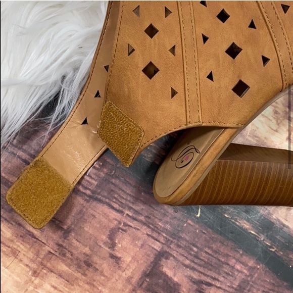 Heart D Brown Laser Cut Booties Heels - Picture 7 of 11